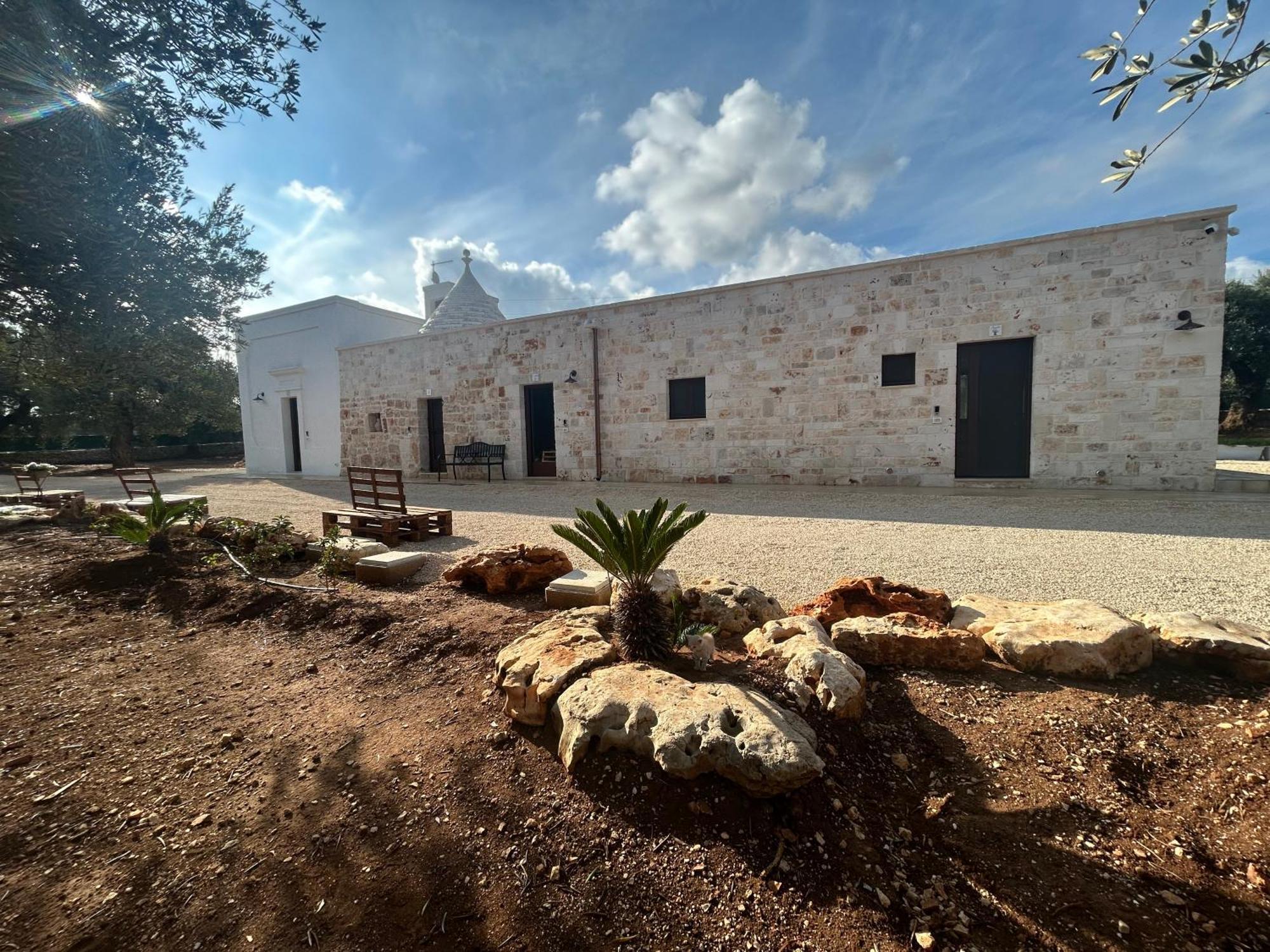 Il Trullo Di Bina Bed & Breakfast Pezze Di Greco Ngoại thất bức ảnh